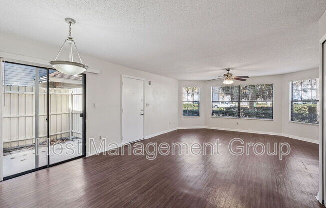 2902 W FOX SQUIRREL DR