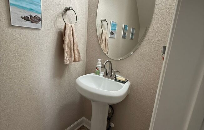 4 BED 2.5BA TOWNHOME