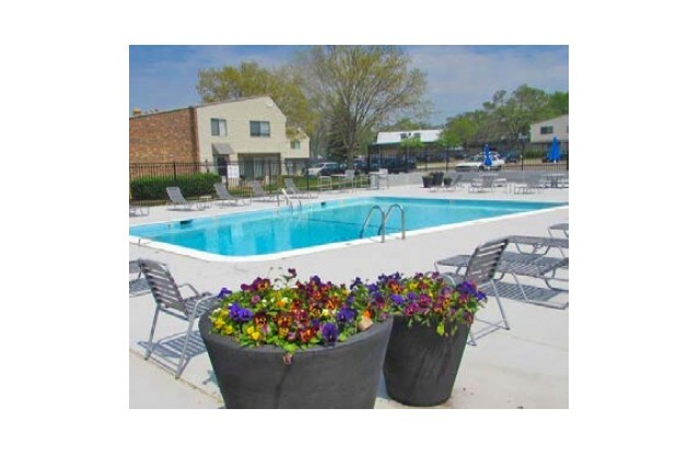 Swimming Pool | Woodridge Apartments for Rent | The Townhomes at Highcrest