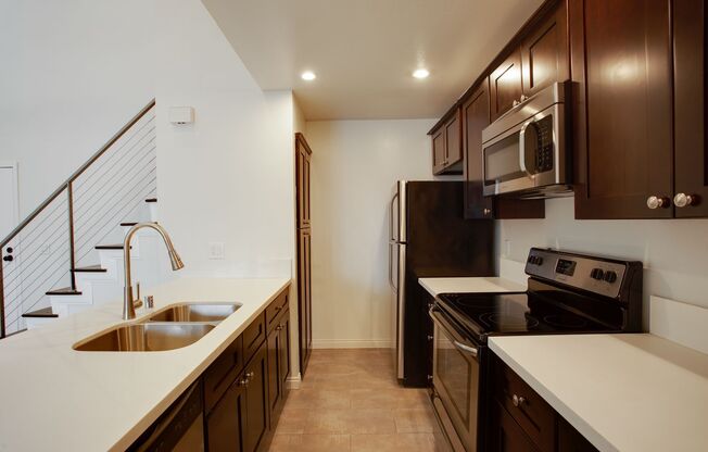 2 beds, 2 baths, 979 sqft, $4,000, Unit 301