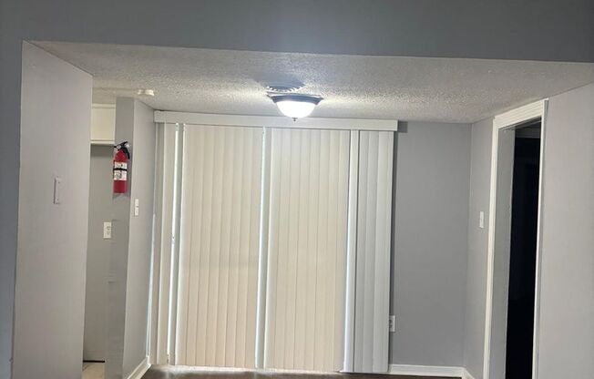 2 beds, 1 bath, 931 sqft, $850, Unit A3