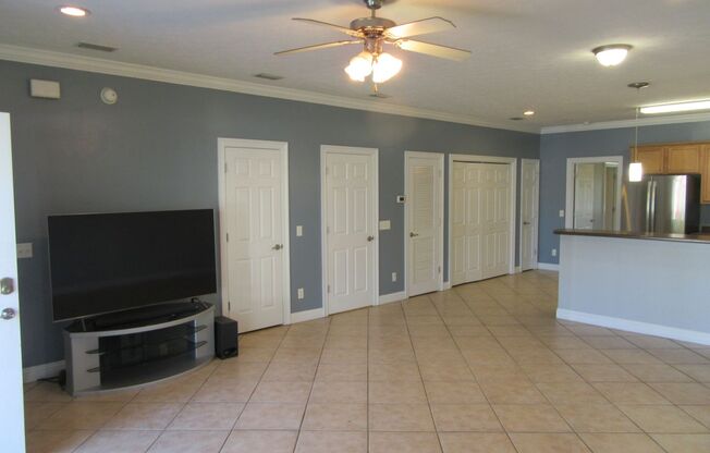 3 beds, 2.5 baths, $2,200