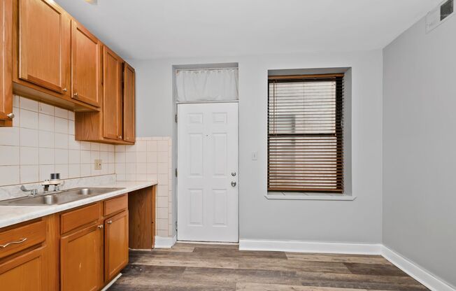 Beautiful Rehabbed 1Bed/1Bath Condo Unit in South Shore!