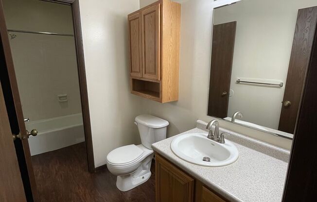 2 beds, 1.5 baths, 1,400 sqft, $1,175, Unit 900 N 21st - Apt. #6