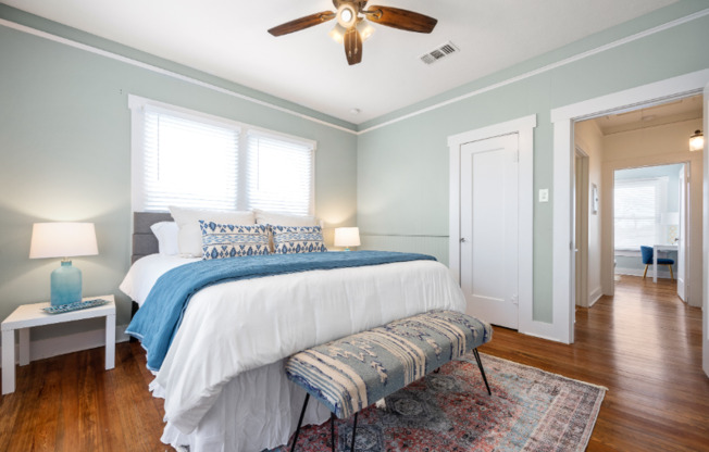 230 W NORWOOD