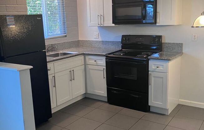 1 bed, 1 bath, 580 sqft, $825, Unit 7