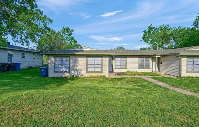 31 MACARTHUR DR