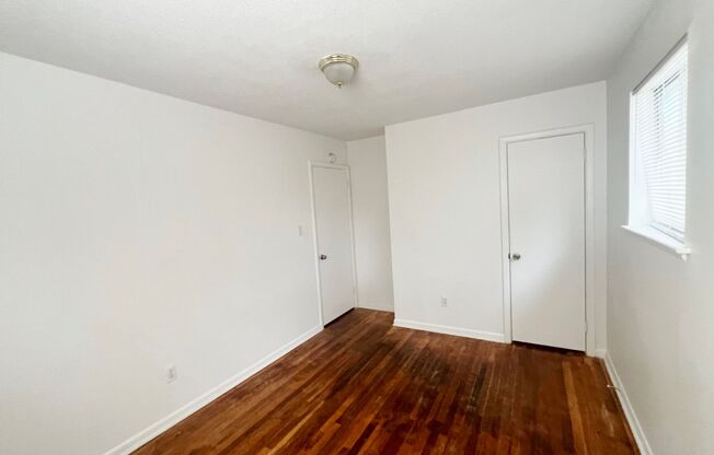 3 beds, 1 bath, $1,395