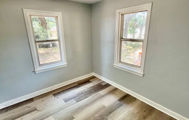 Huge 3BR/1BA Home With Large Yard, Covered Porch, Shed For Storage.
