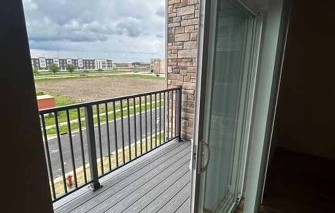1 bed, 1 bath, 758 sqft, $1,394, Unit 143-125