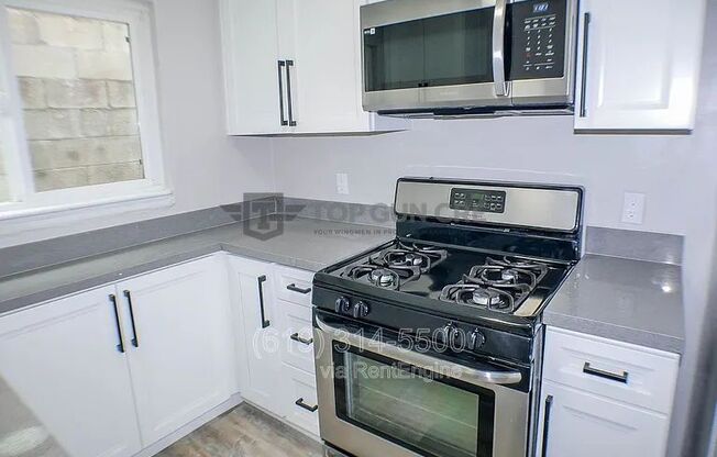 2 beds, 1 bath, 850 sqft, $2,050, Unit 3