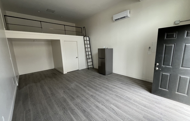 138 W SAN YSIDRO BLVD