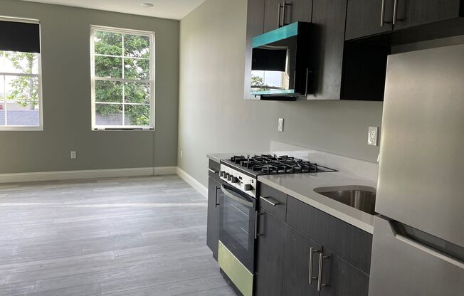 1 bed, 1 bath, 471 sqft, $2,100, Unit 406