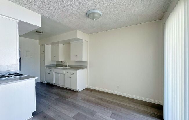 1 bed, 1 bath, 700 sqft, $1,895, Unit LAN26