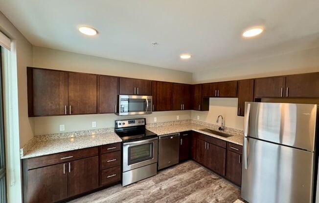 1 bed, 1 bath, 676 sqft, $1,425, Unit 225