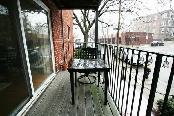 2 beds, 1 bath, 890 sqft, $3,100, Unit 14