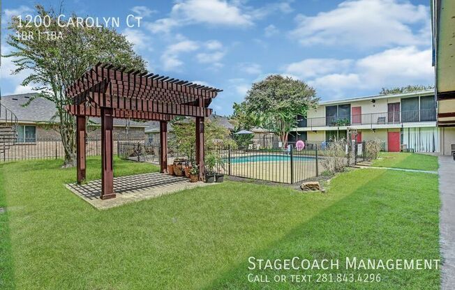 1200 CAROLYN CT