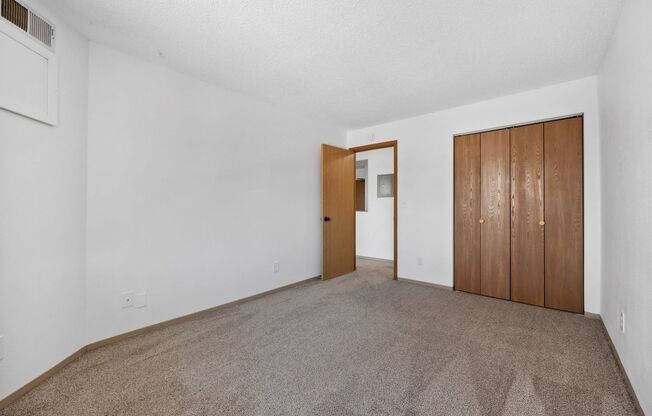 2 beds, 2 baths, 985 sqft, $1,530, Unit 1501-317