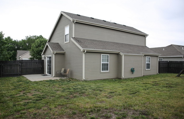 3 beds, 2 baths, $1,700