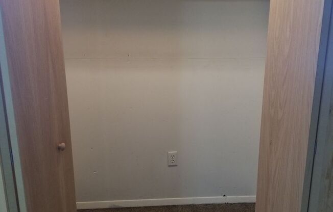 Studio, 1 bath, 600 sqft, $650, Unit 2017 #2