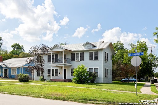 805 W Summit Ave