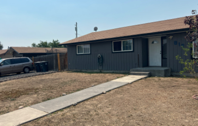 816 EVELYN DR
