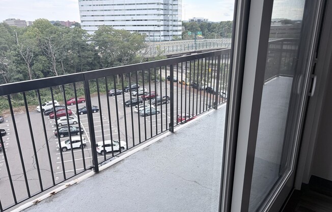 2 beds, 1 bath, 760 sqft, $2,300, Unit 605