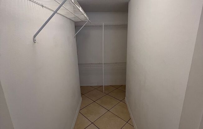 1 bed, 1 bath, $1,250, Unit Apt 2