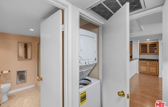 2 beds, 2 baths, 1,071 sqft, $4,100, Unit 801