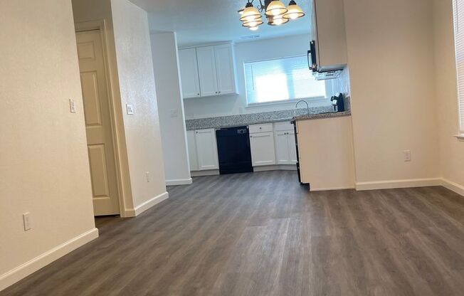 2 WEEKS FREE RENT November Special - Townhouse in a gated community near Creekside Golf Course