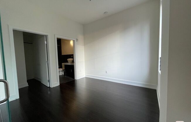 1 bed, 1 bath, 805 sqft, $3,149, Unit 1207