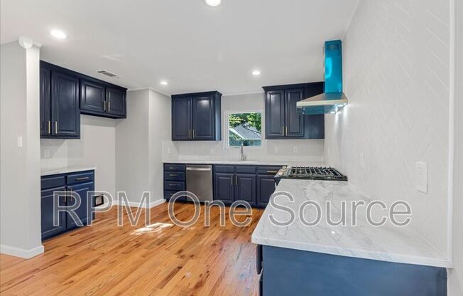 3109 LYNBROOK DR