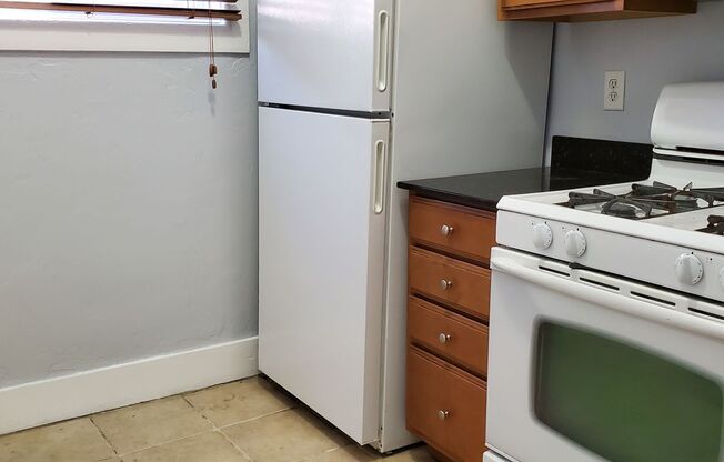 1 bed, 1 bath, $1,200, Unit #3