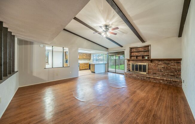 Move-In Ready 3-bed 2-bath!
