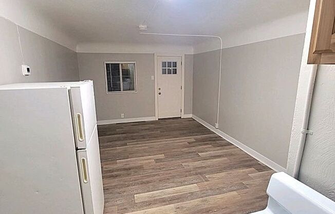 Studio, 1 bath, 275 sqft, $895, Unit 4