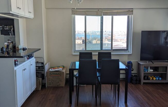 1 bed, 1 bath, 606 sqft, $3,300, Unit 1501