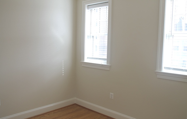 2 beds, 2 baths, 850 sqft, $3,900, Unit 203