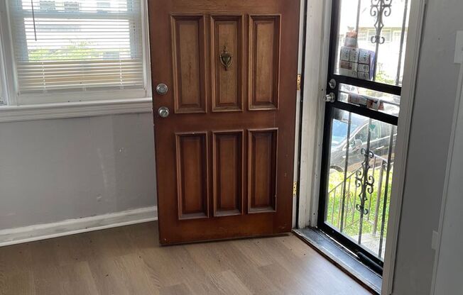 Lovely 3-bedroom townhome near 69th St.