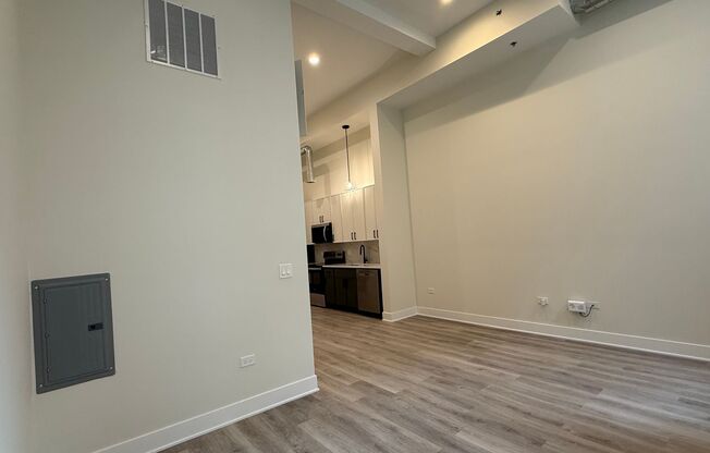 1 bed, 1.5 baths, 689 sqft, $3,395, Unit 206