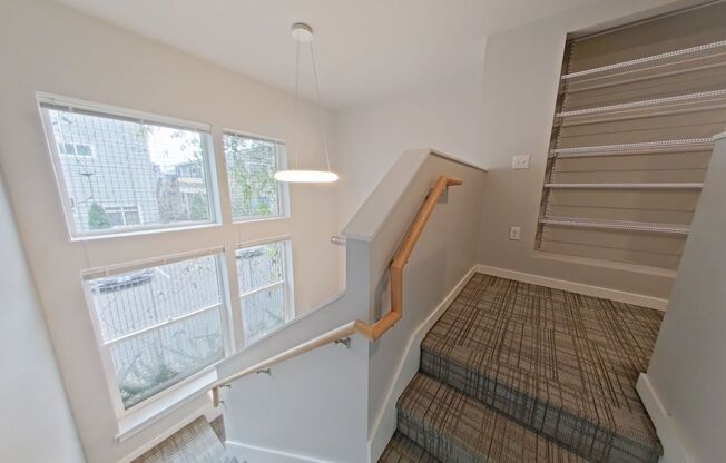 1 bed, 1 bath, 394 sqft, $1,250, Unit 117