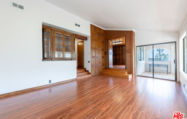 13033 SKY VLY RD