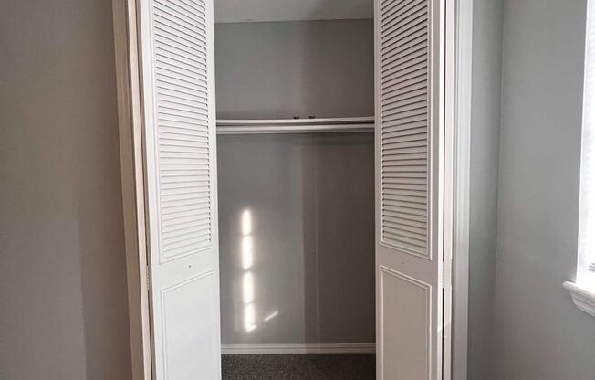 2 beds, 2 baths, 925 sqft, $1,300, Unit 203