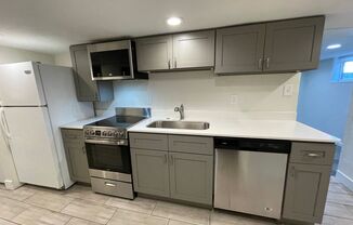 Renovated 2-Bed Retreat in Prime Englewood | Steps from City Center, Light Rail & Hospitals