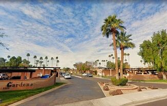 HALF OFF 1ST FULL MONTHS RENT!!! CENTRAL PHOENIX TOWNHOME READY TO RENT!!!