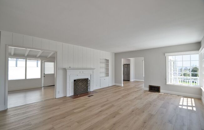 2 Bed 1 Bath Home in Manhattan Beach Hill Section