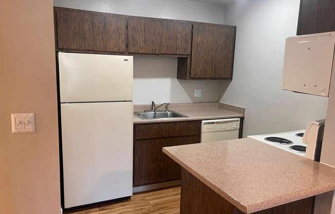 Studio, 1 bath, 413 sqft, $759, Unit 371