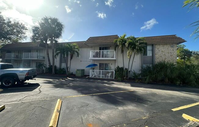 2 beds, 2 baths, 920 sqft, $1,245, Unit Unit # 607