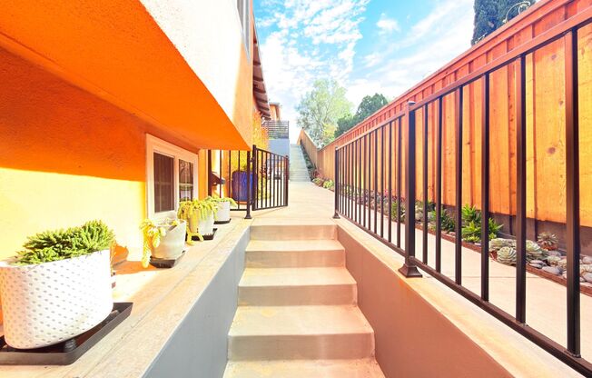 Vista Pl &amp; Marie Ave