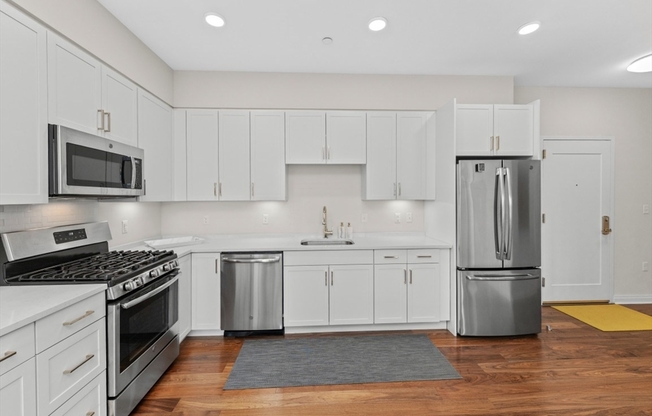 2 beds, 2 baths, 1,194 sqft, $4,000, Unit 417