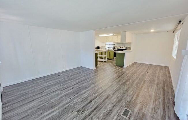 3 Bedroom 2 Bath in Munds Park with AC!